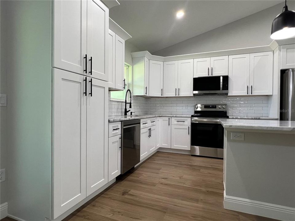 Active With Contract: $567,500 (4 beds, 2 baths, 1865 Square Feet)