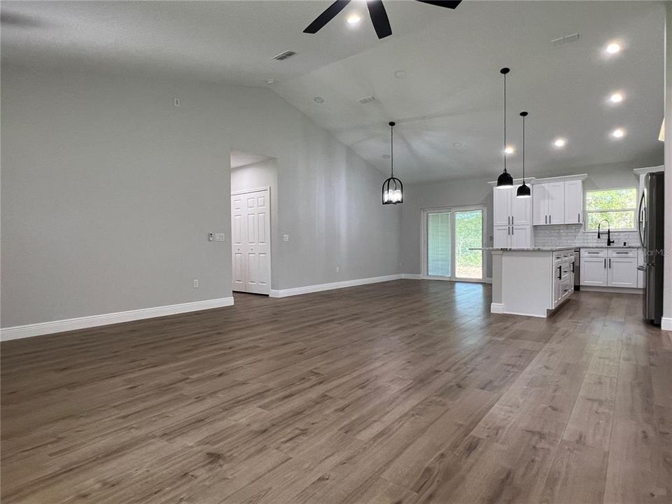 Active With Contract: $567,500 (4 beds, 2 baths, 1865 Square Feet)