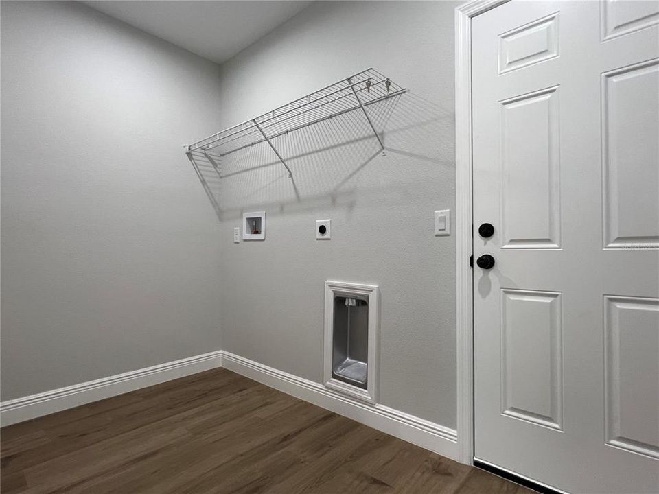 Active With Contract: $567,500 (4 beds, 2 baths, 1865 Square Feet)