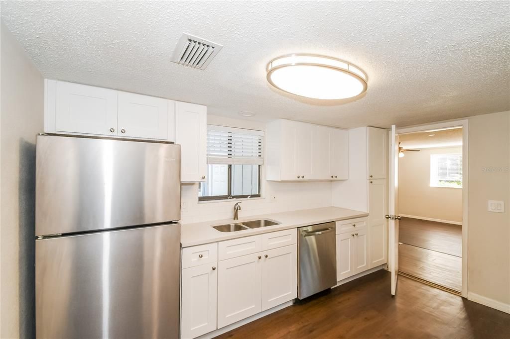 待售: $369,000 (3 贝兹, 2 浴室, 1926 平方英尺)