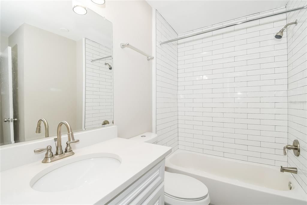 待售: $369,000 (3 贝兹, 2 浴室, 1926 平方英尺)