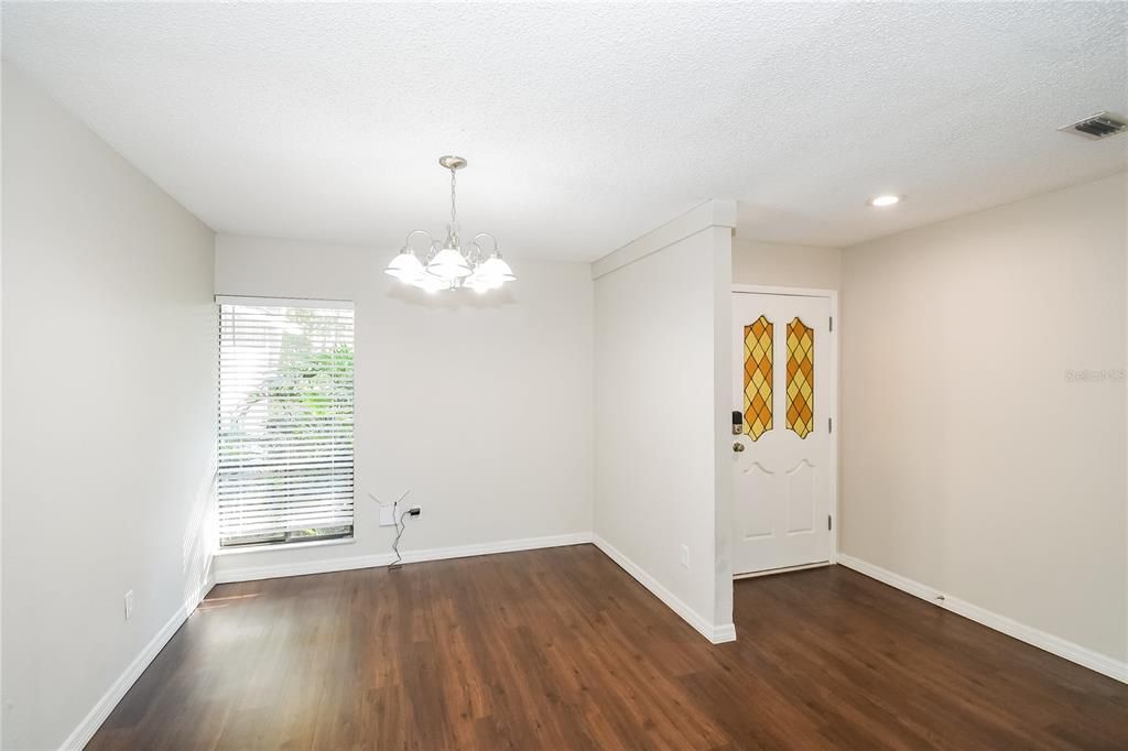 待售: $369,000 (3 贝兹, 2 浴室, 1926 平方英尺)