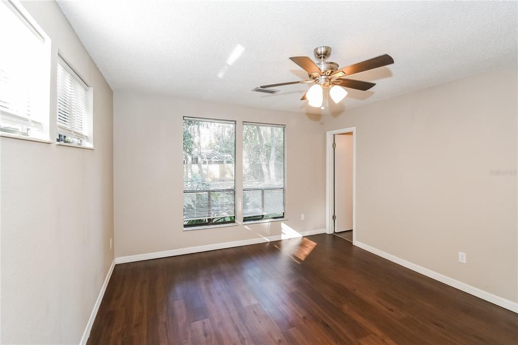 待售: $369,000 (3 贝兹, 2 浴室, 1926 平方英尺)