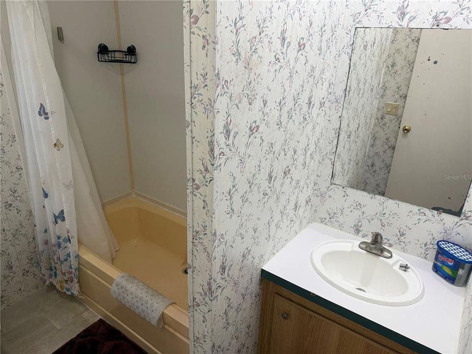 For Sale: $140,000 (3 beds, 2 baths, 1248 Square Feet)