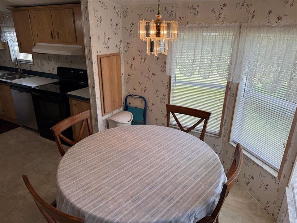 For Sale: $140,000 (3 beds, 2 baths, 1248 Square Feet)