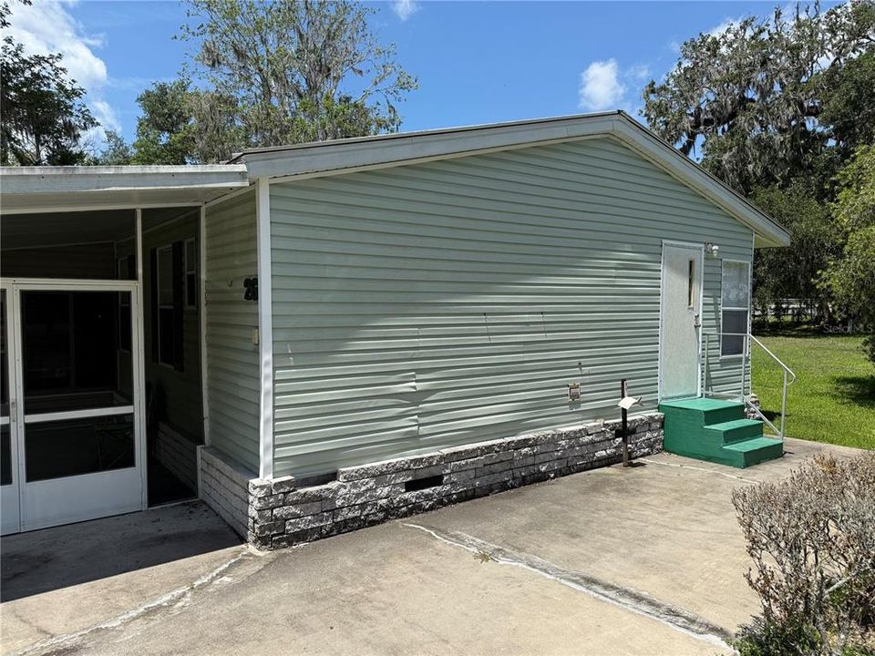 For Sale: $140,000 (3 beds, 2 baths, 1248 Square Feet)