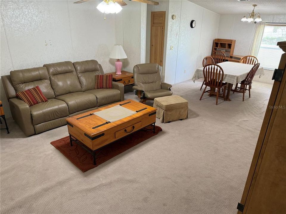 For Sale: $140,000 (3 beds, 2 baths, 1248 Square Feet)