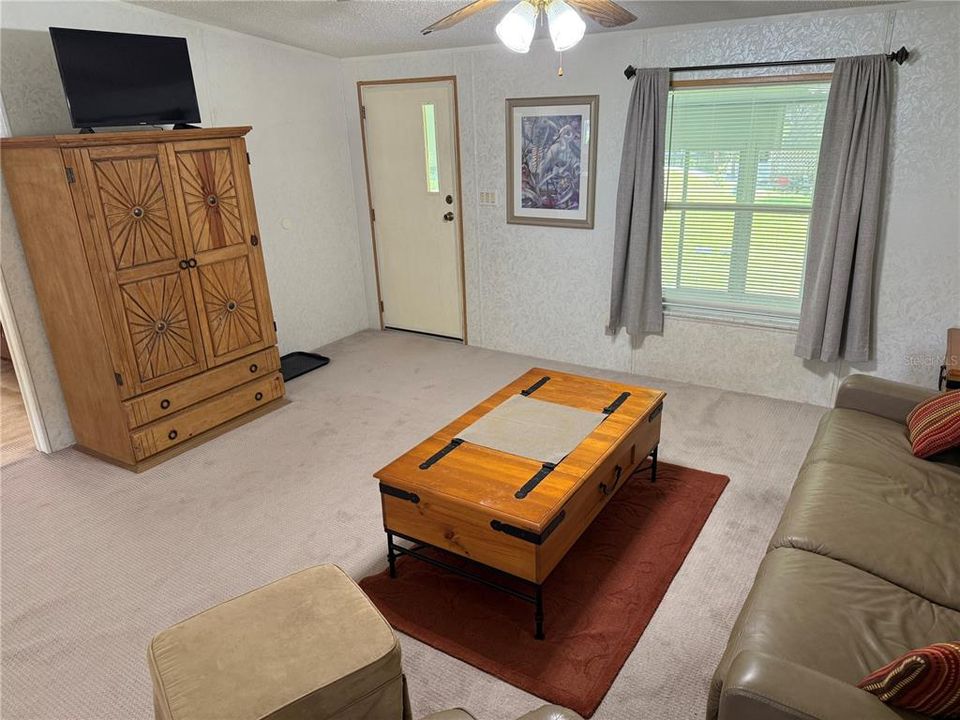 For Sale: $140,000 (3 beds, 2 baths, 1248 Square Feet)