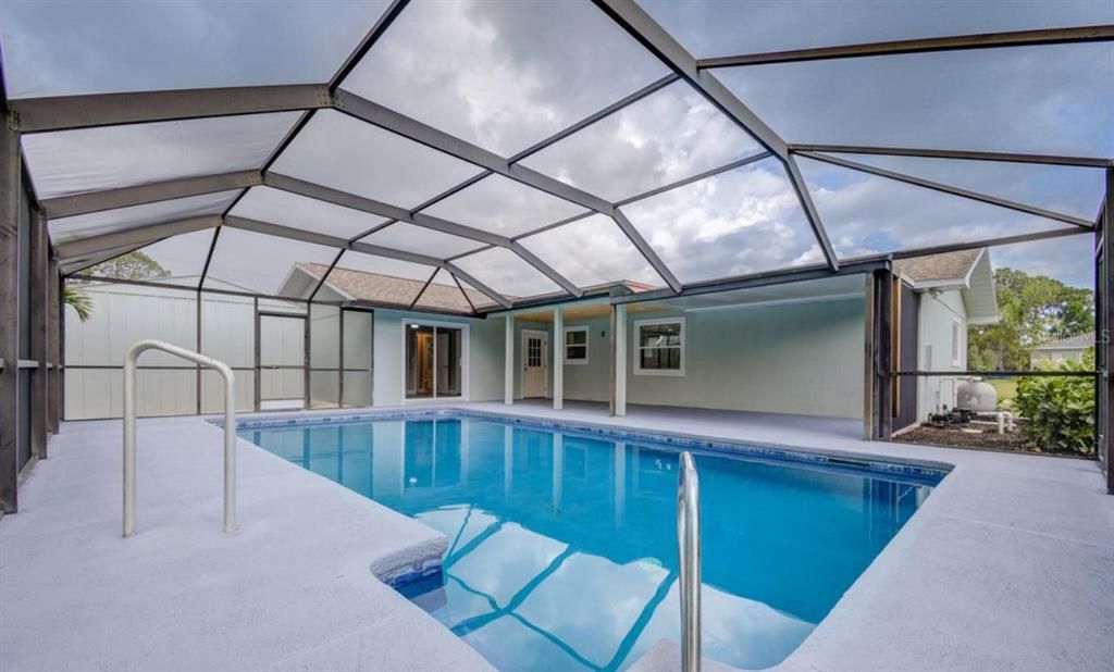 Active With Contract: $389,900 (4 beds, 2 baths, 1536 Square Feet)