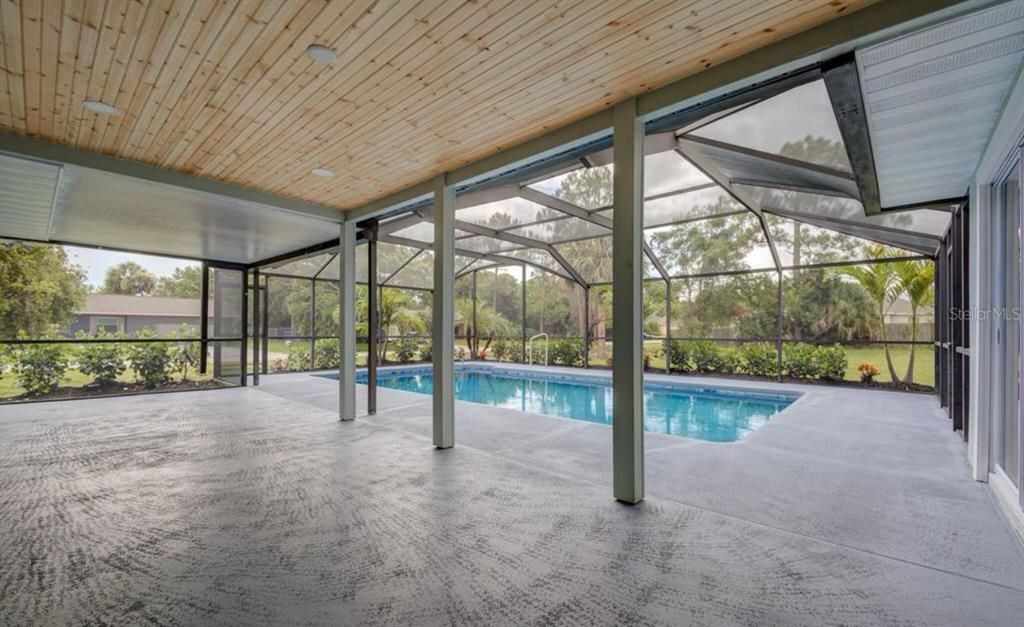 Active With Contract: $389,900 (4 beds, 2 baths, 1536 Square Feet)