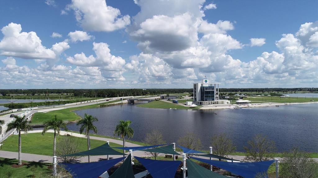 Activo con contrato: $589,500 (3 camas, 2 baños, 2115 Pies cuadrados)