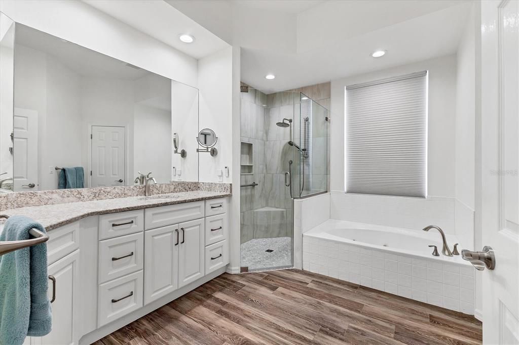 Activo con contrato: $589,500 (3 camas, 2 baños, 2115 Pies cuadrados)