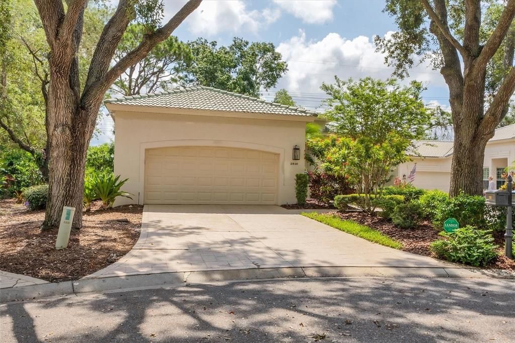 Activo con contrato: $589,500 (3 camas, 2 baños, 2115 Pies cuadrados)