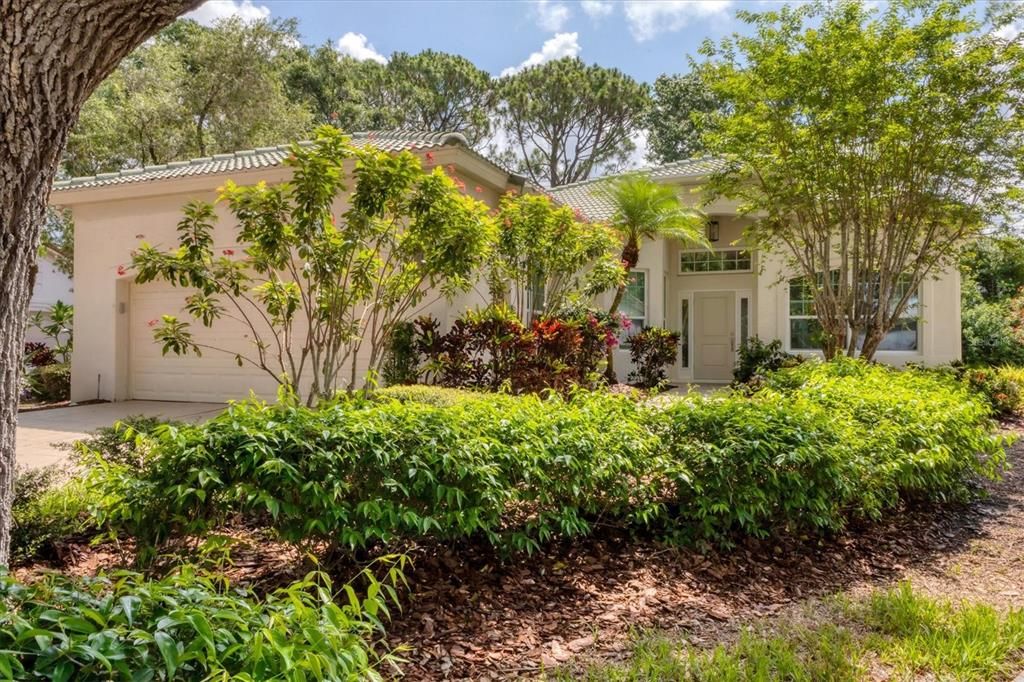 Activo con contrato: $589,500 (3 camas, 2 baños, 2115 Pies cuadrados)