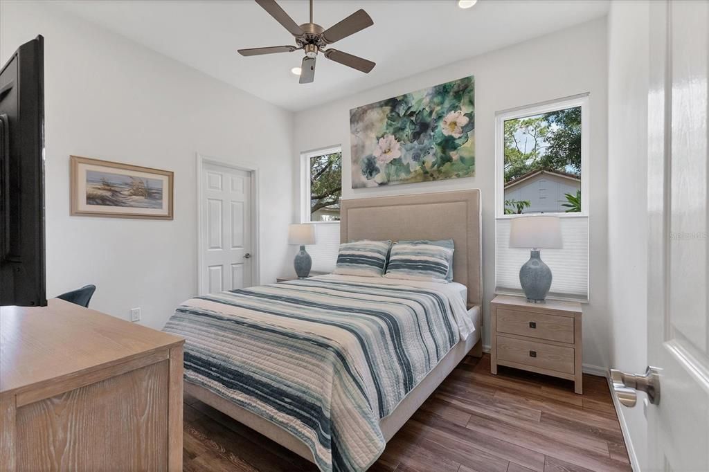 Activo con contrato: $589,500 (3 camas, 2 baños, 2115 Pies cuadrados)