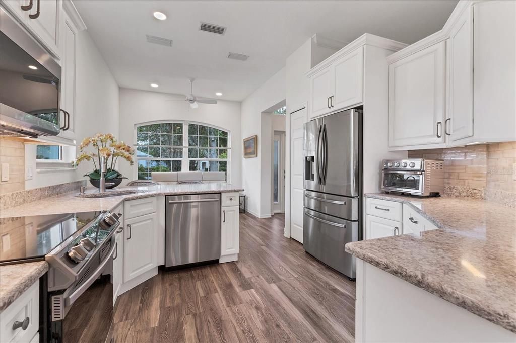 Activo con contrato: $589,500 (3 camas, 2 baños, 2115 Pies cuadrados)