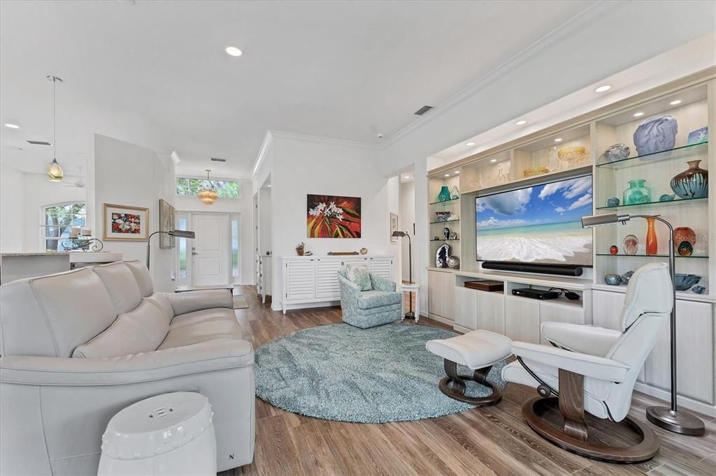 Activo con contrato: $589,500 (3 camas, 2 baños, 2115 Pies cuadrados)