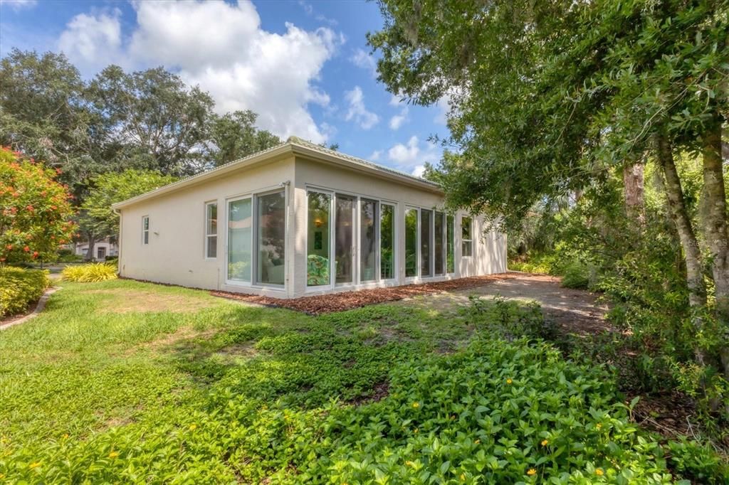 Activo con contrato: $589,500 (3 camas, 2 baños, 2115 Pies cuadrados)