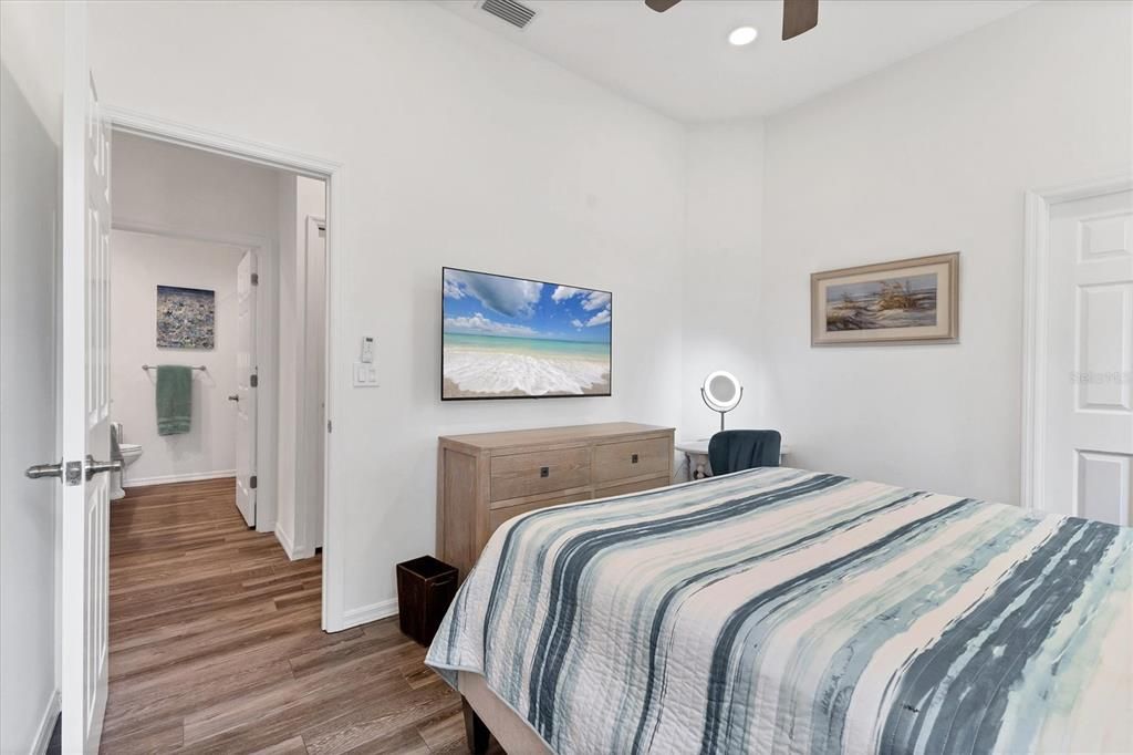 Activo con contrato: $589,500 (3 camas, 2 baños, 2115 Pies cuadrados)