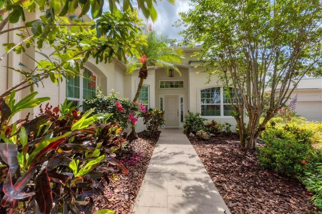 Activo con contrato: $589,500 (3 camas, 2 baños, 2115 Pies cuadrados)