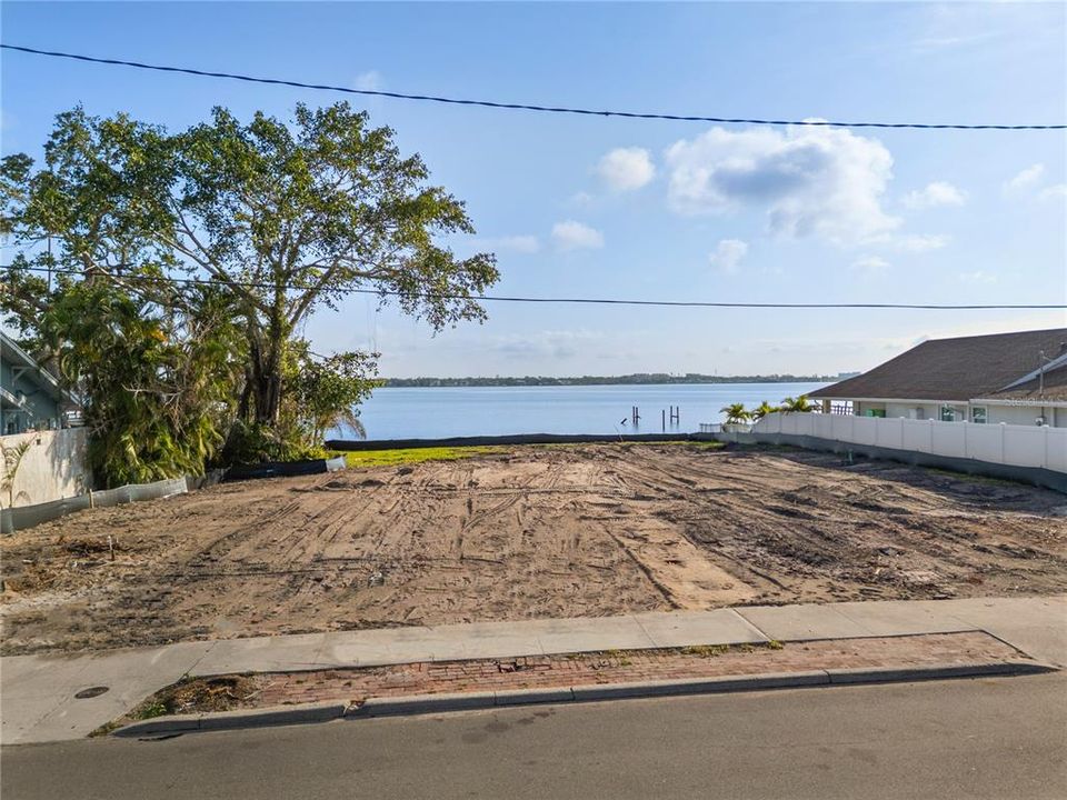 待售: $1,400,000 (0.26 acres)