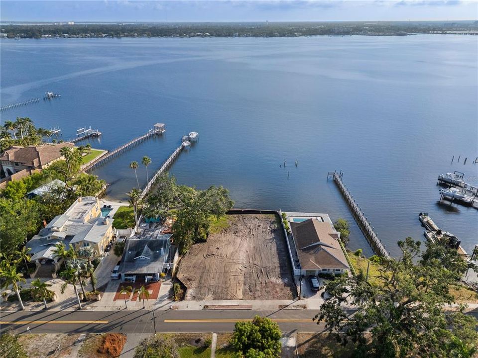 待售: $1,400,000 (0.26 acres)