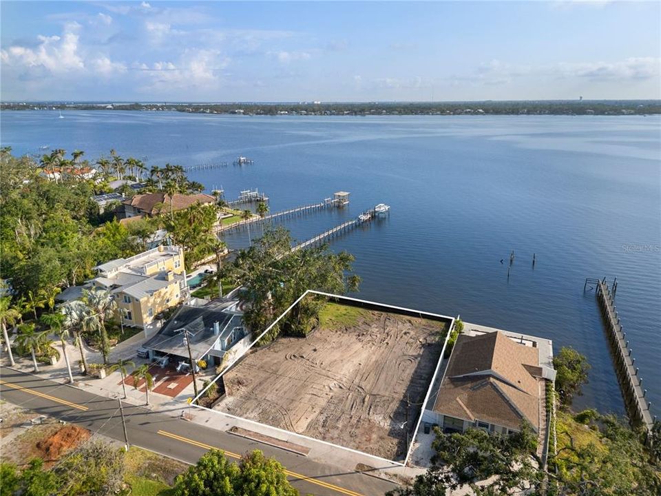 待售: $1,400,000 (0.26 acres)