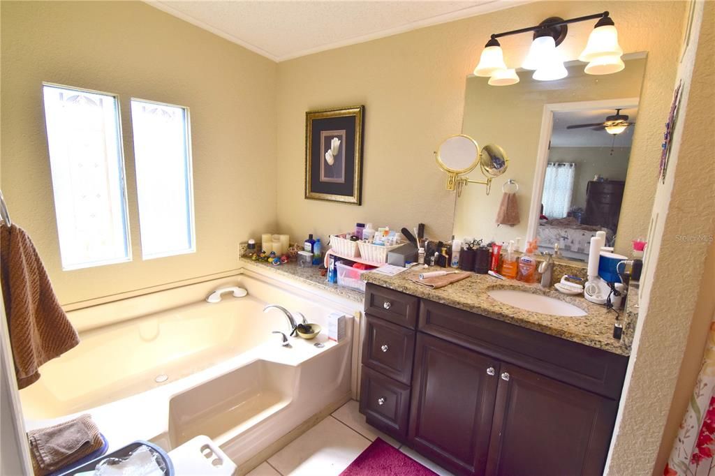 待售: $99,900 (2 贝兹, 2 浴室, 1508 平方英尺)