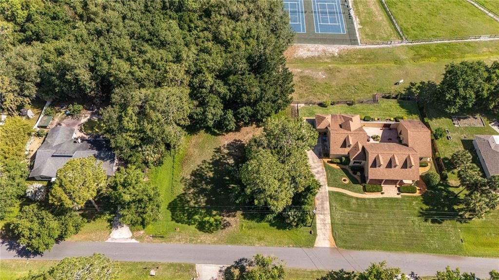 На продажу: $99,500 (0.36 acres)