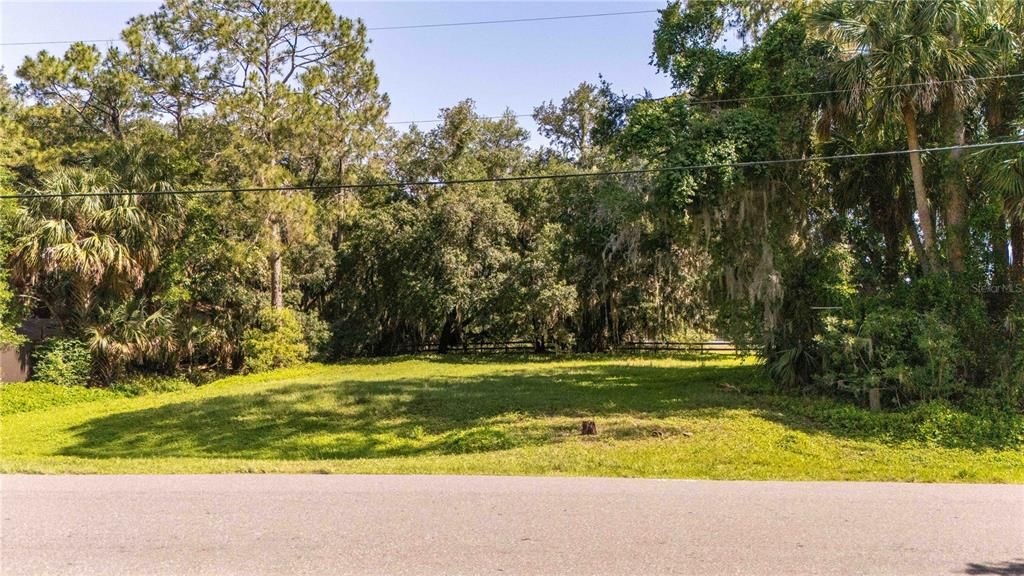 На продажу: $99,500 (0.36 acres)