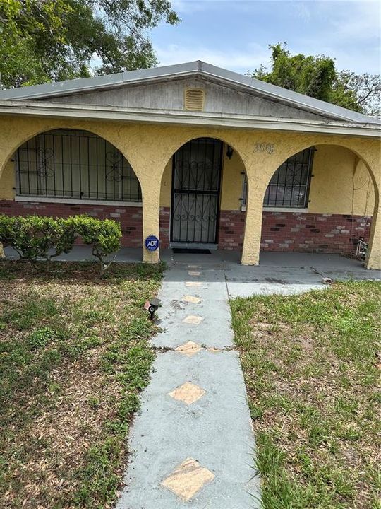 Recently Sold: $200,000 (2 beds, 2 baths, 1540 Square Feet)