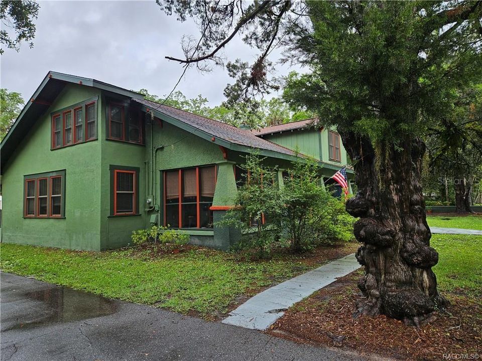 Active With Contract: $359,000 (4 beds, 3 baths, 2991 Square Feet)