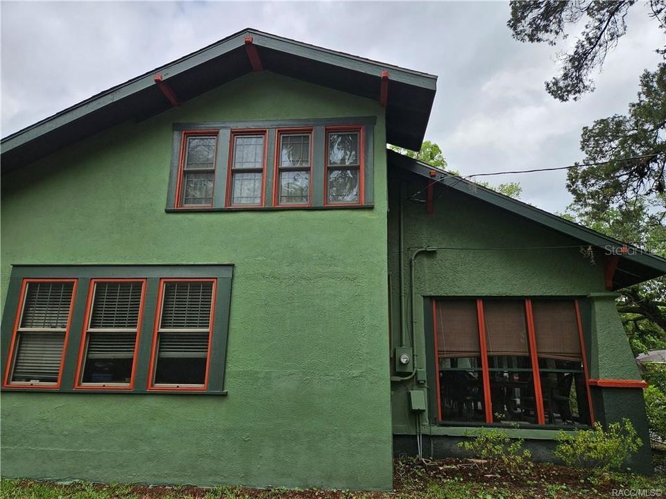 Active With Contract: $359,000 (4 beds, 3 baths, 2991 Square Feet)