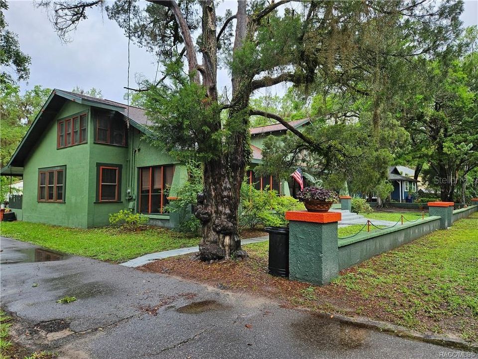 Active With Contract: $359,000 (4 beds, 3 baths, 2991 Square Feet)