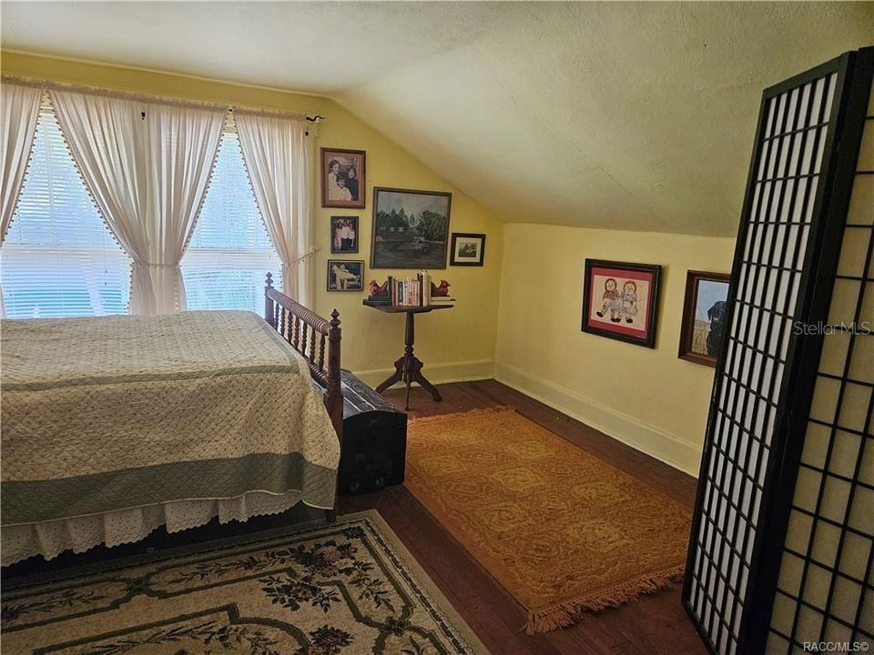 Active With Contract: $359,000 (4 beds, 3 baths, 2991 Square Feet)