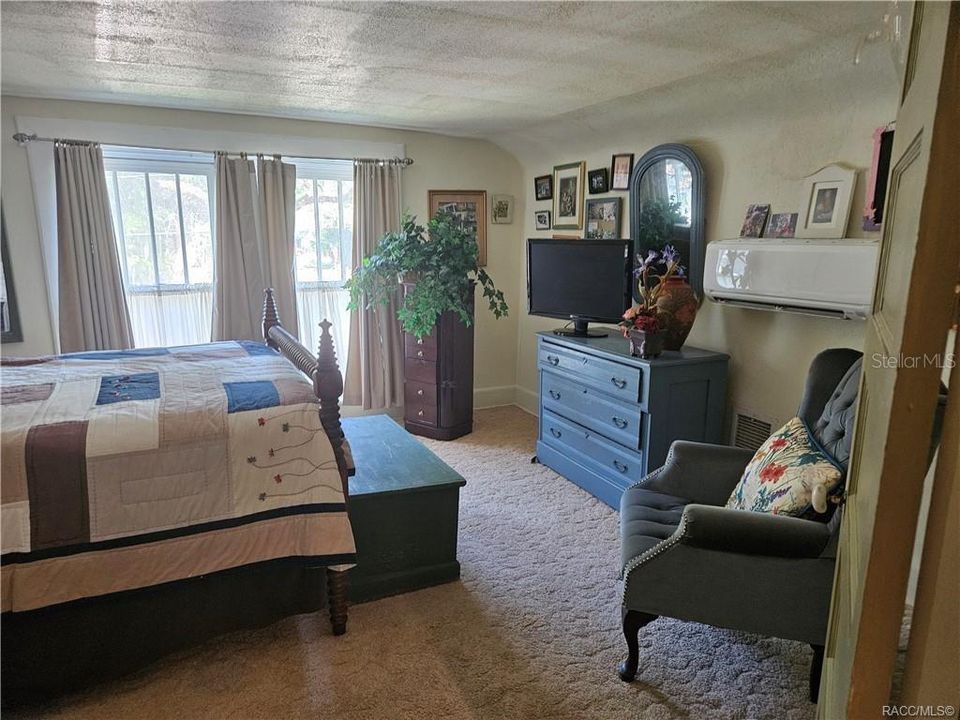 Active With Contract: $359,000 (4 beds, 3 baths, 2991 Square Feet)