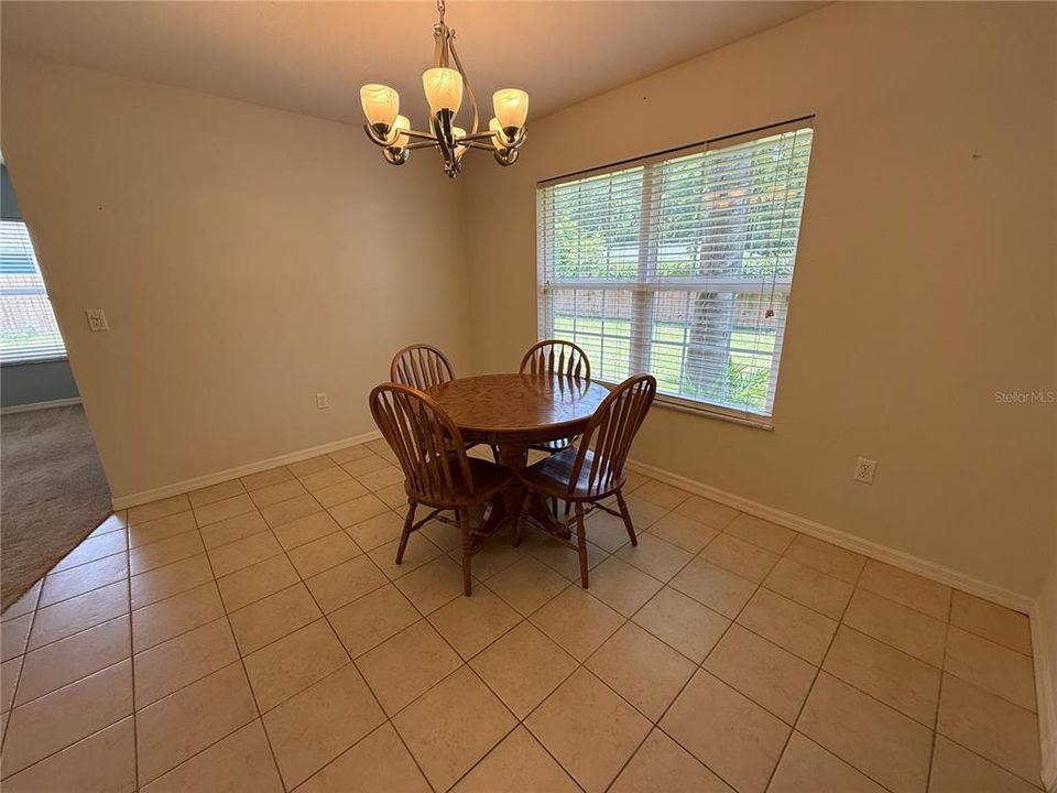 For Sale: $279,000 (3 beds, 2 baths, 1407 Square Feet)