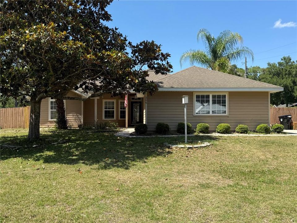 For Sale: $279,000 (3 beds, 2 baths, 1407 Square Feet)