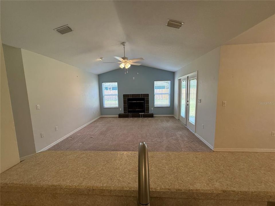 For Sale: $279,000 (3 beds, 2 baths, 1407 Square Feet)