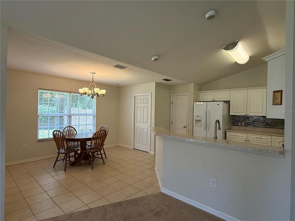 For Sale: $279,000 (3 beds, 2 baths, 1407 Square Feet)