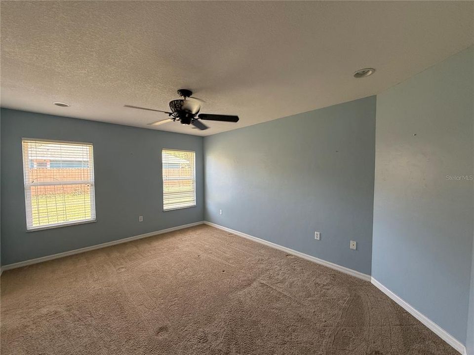 For Sale: $279,000 (3 beds, 2 baths, 1407 Square Feet)