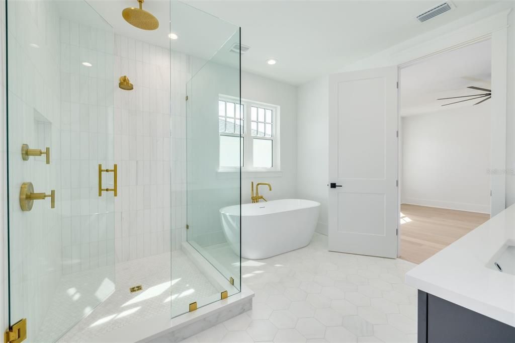 Active With Contract: $1,495,000 (6 beds, 4 baths, 3433 Square Feet)