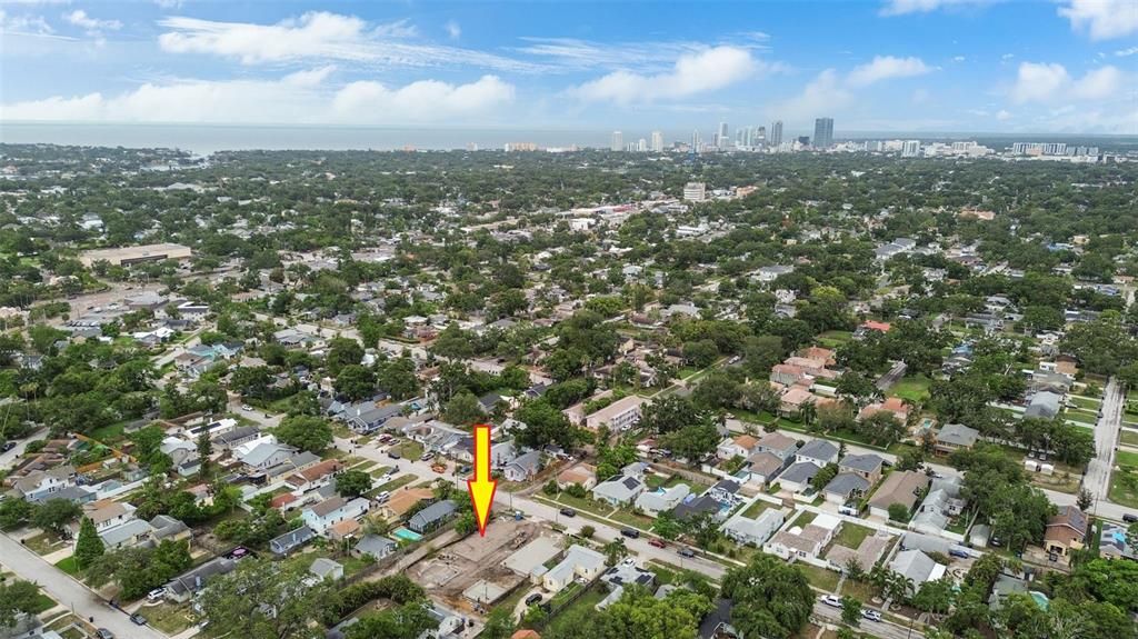 Active With Contract: $1,495,000 (6 beds, 4 baths, 3433 Square Feet)