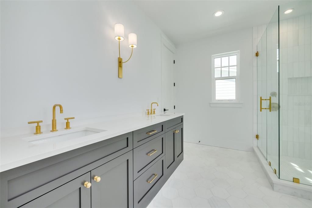 Active With Contract: $1,495,000 (6 beds, 4 baths, 3433 Square Feet)