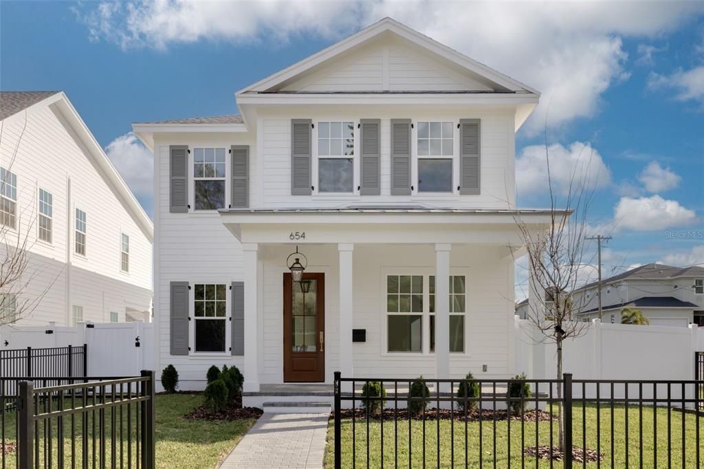 Active With Contract: $1,495,000 (6 beds, 4 baths, 3433 Square Feet)