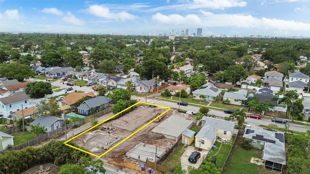 Active With Contract: $1,495,000 (6 beds, 4 baths, 3433 Square Feet)