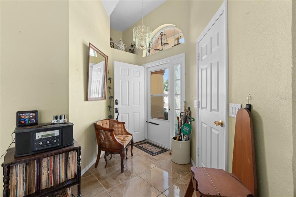 待售: $220,000 (2 贝兹, 2 浴室, 1482 平方英尺)