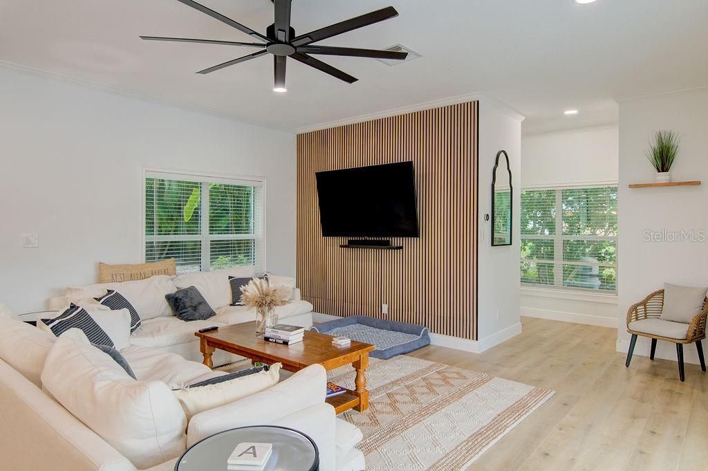 出租: $13,500 (3 贝兹, 4 浴室, 3104 平方英尺)