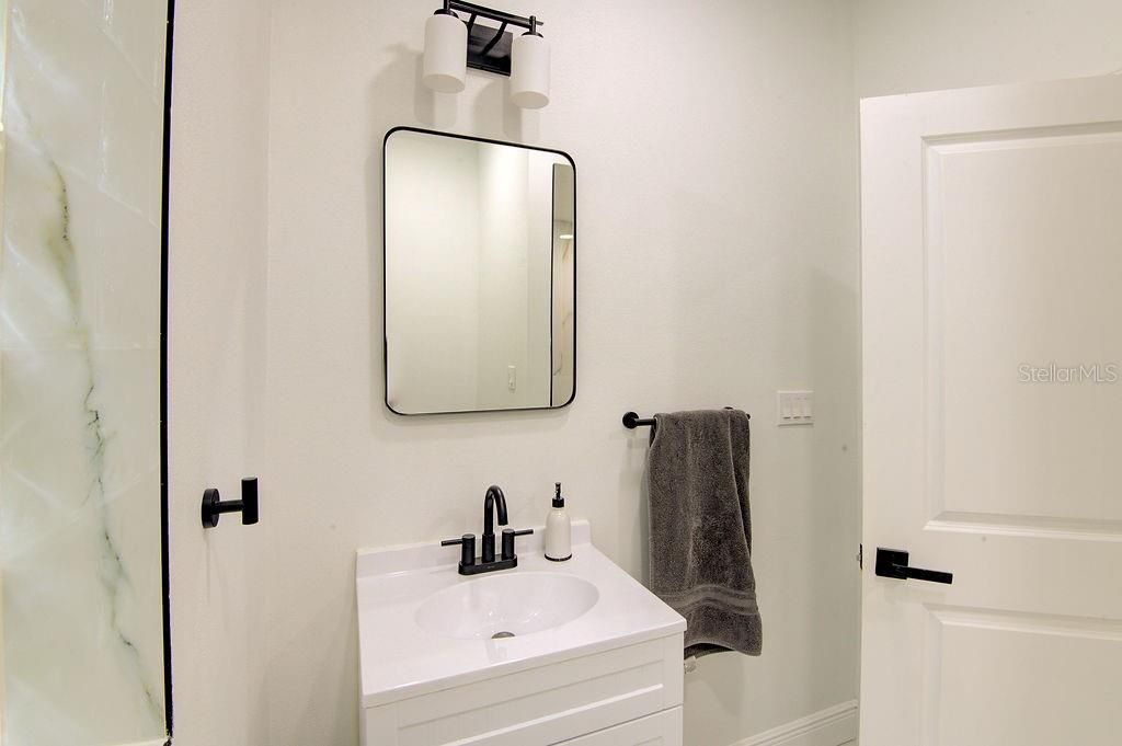 出租: $13,500 (3 贝兹, 4 浴室, 3104 平方英尺)