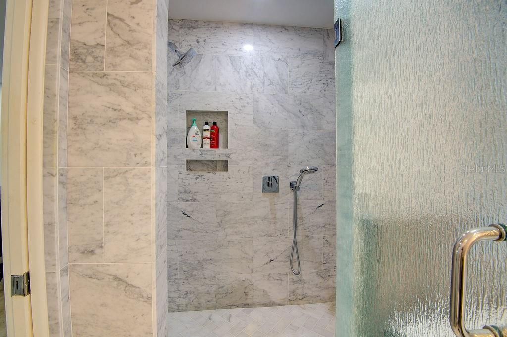 出租: $13,500 (3 贝兹, 4 浴室, 3104 平方英尺)